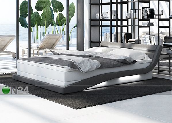 LED valaistu sänky + patja 180x200 cm