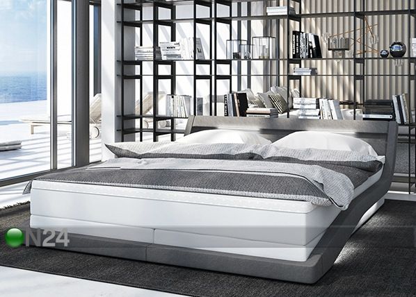 LED valaistu sänky + patja 180x200 cm