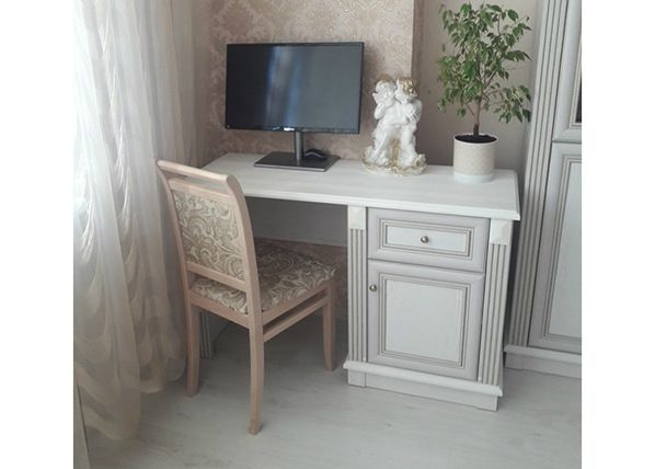 Työpöytä Versailles