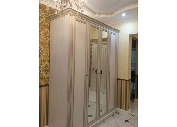 Vaatekaappi Versailles
