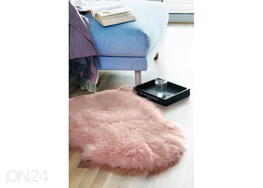 Aito lampaantalja Merino rosa M ±60x90 cm kuvasuurennos