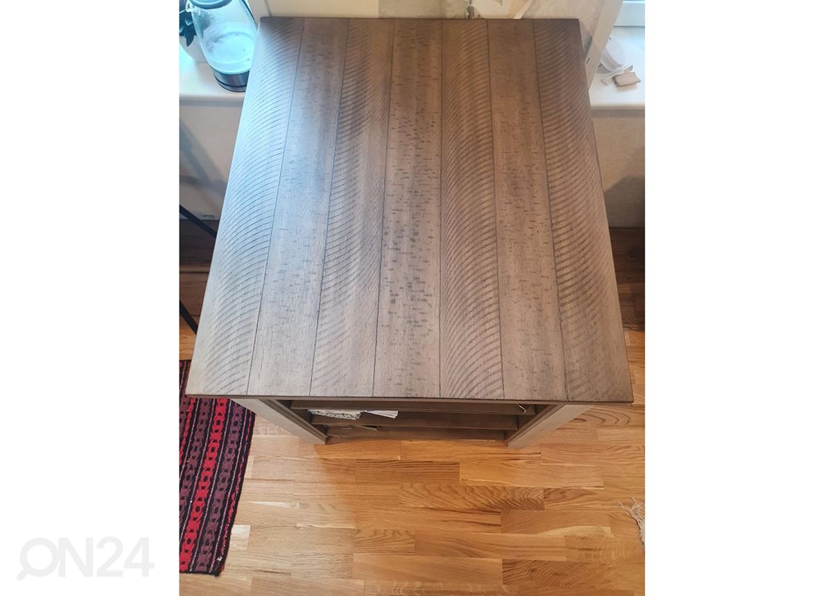 Baaripöytä + 2 baarituolia kuvasuurennos