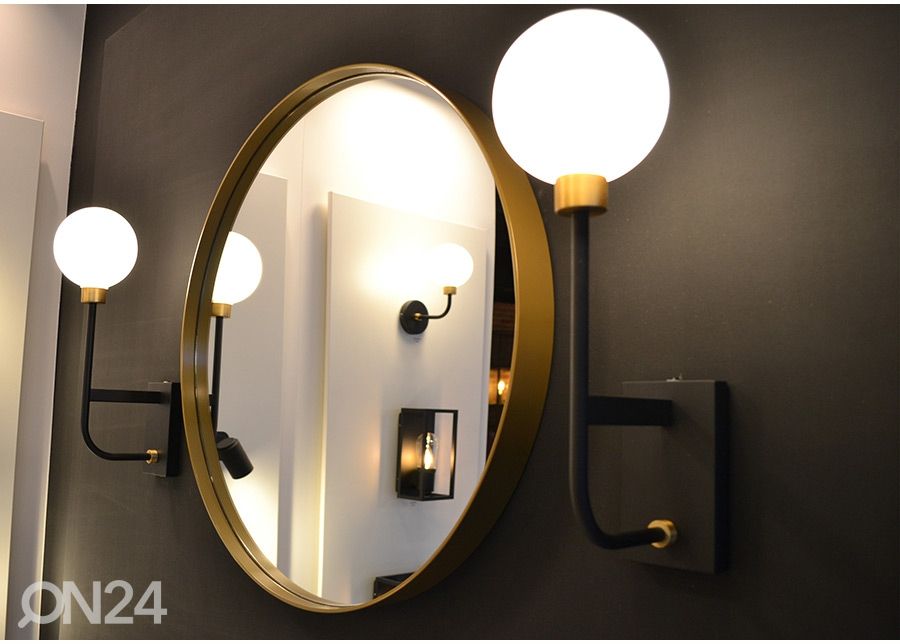 Kylpyhuoneen valaisin Berend kuvasuurennos