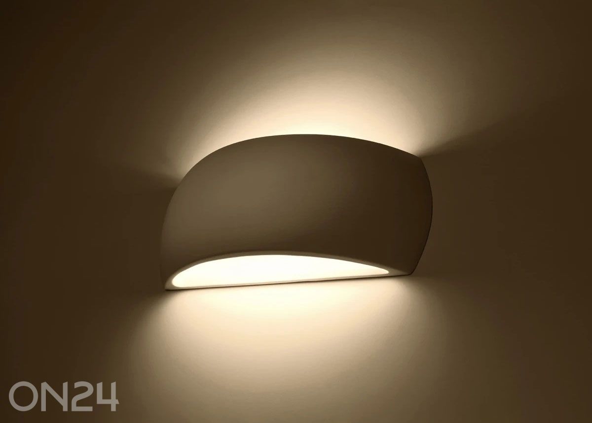 Lakattu seinävalaisin Pontius, kiiltävä valkoinen kuvasuurennos