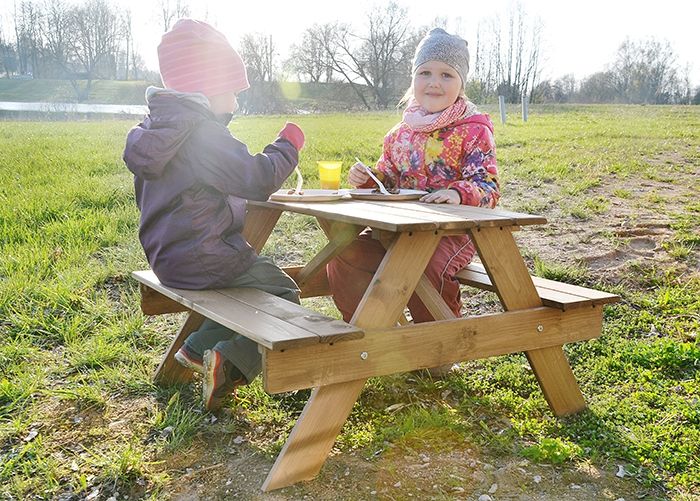 Lasten ulkokalusteet kuvasuurennos