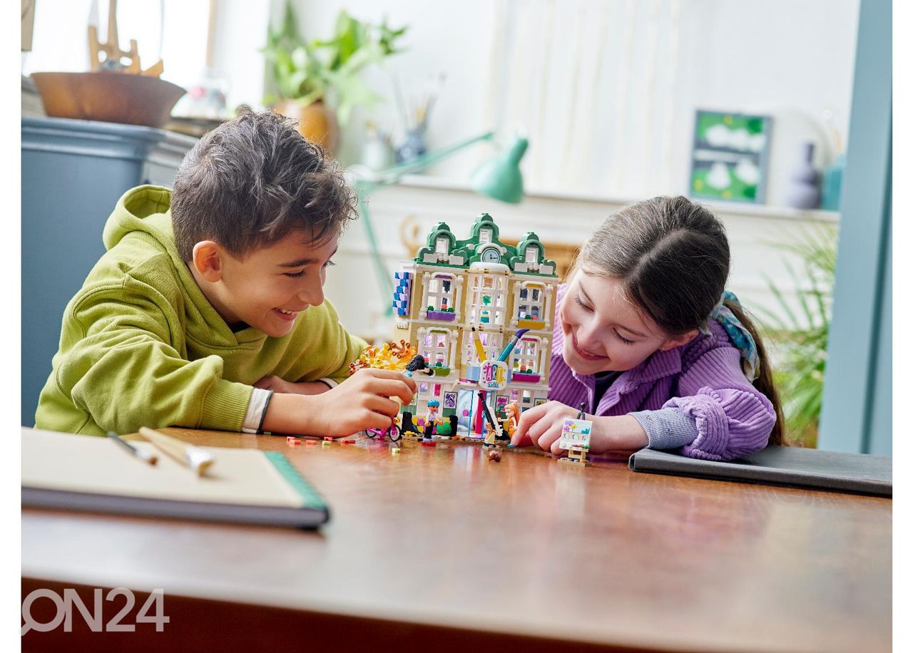 LEGO Friends Emman taidekoulu kuvasuurennos
