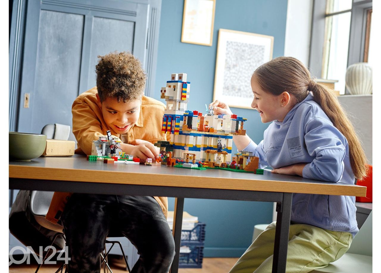 LEGO Minecraft Laamojen kylä kuvasuurennos