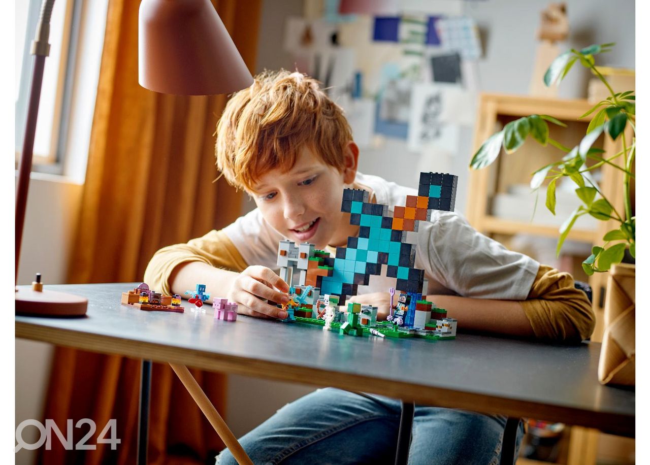 LEGO Minecraft Miekkavartio kuvasuurennos