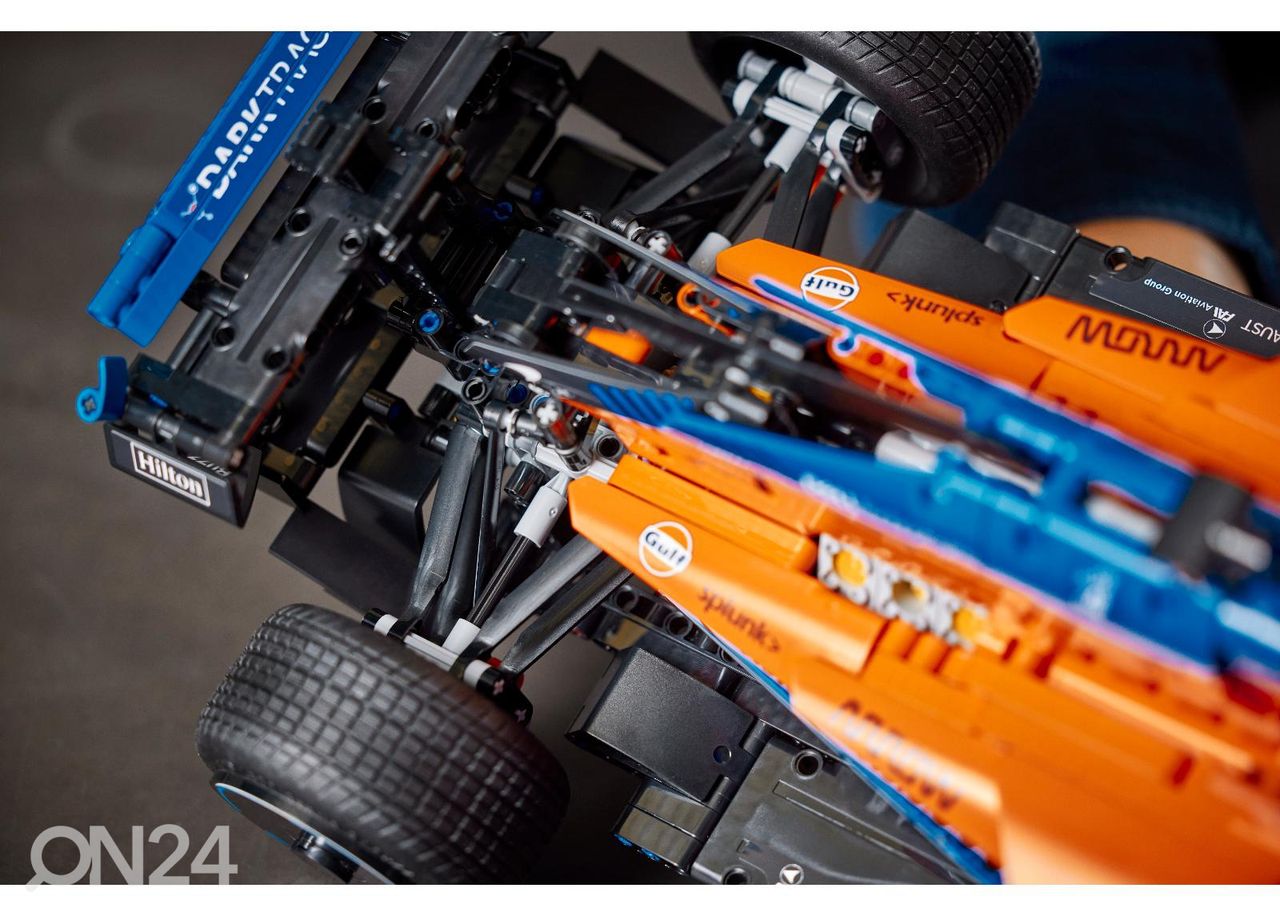 LEGO TECHNIC Formula 1 McLaren kuvasuurennos