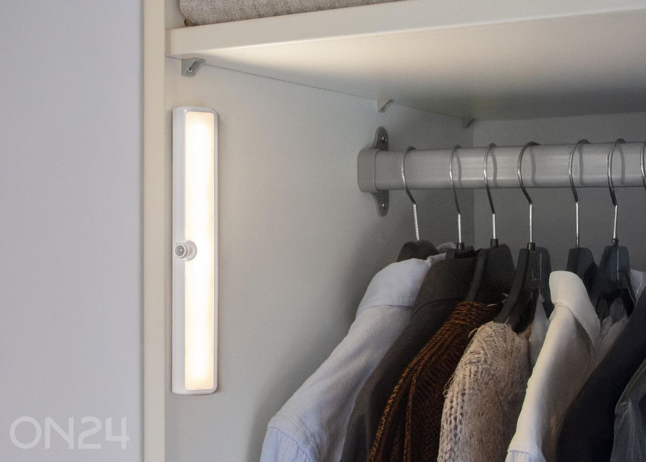 Liiketunnistimella varustettu huonekalovalaisin kuvasuurennos