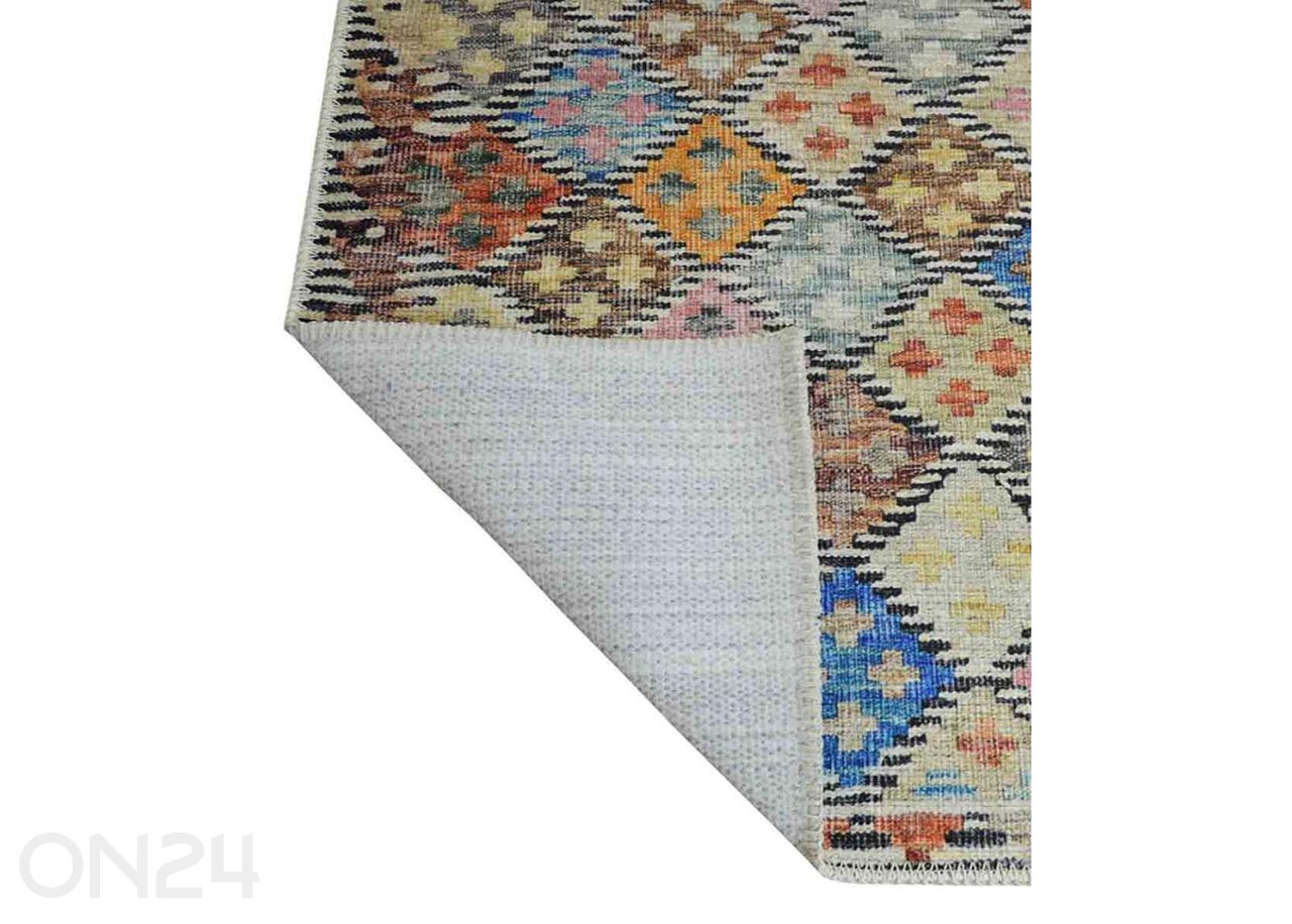 Matto Aydin 43 kuvasuurennos