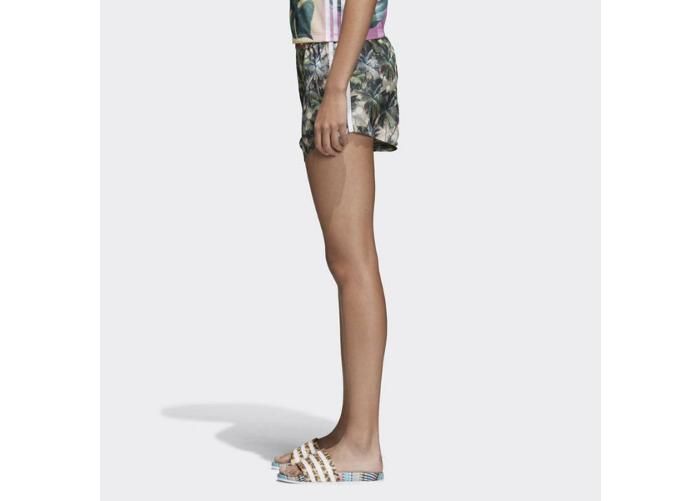 Naisten shortsit Adidas Originals Farm Shorts W kuvasuurennos