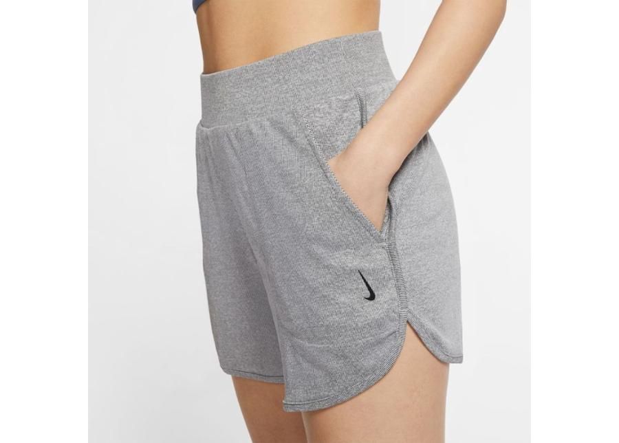 Naisten shortsit Nike WMNS Yoga W CQ8838-010 kuvasuurennos