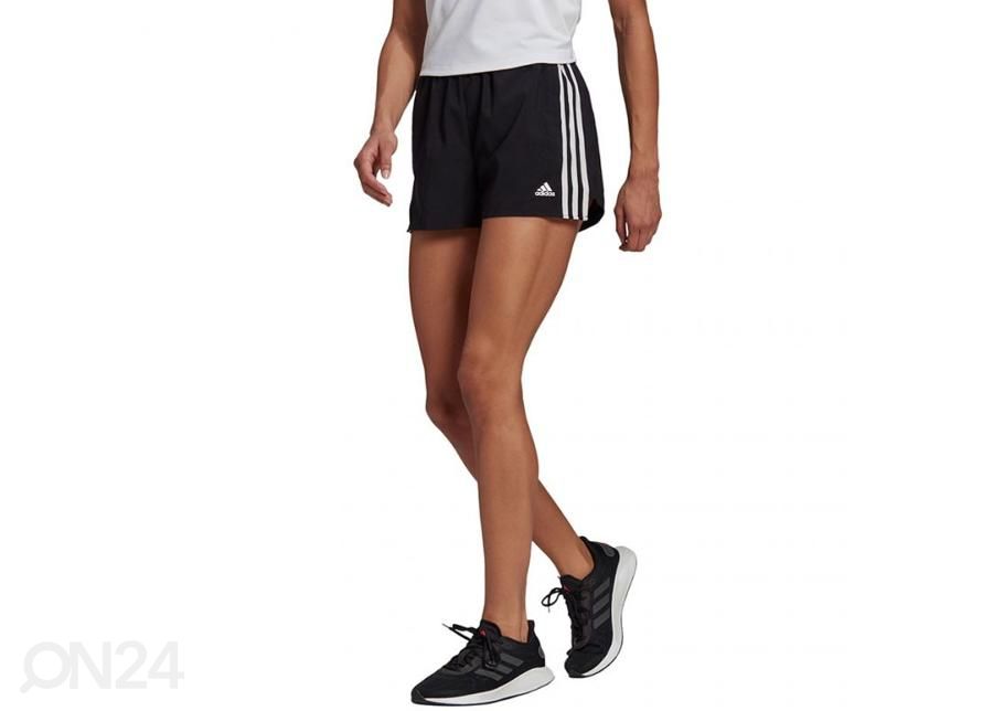 Naisten treenishortsit Adidas Woven kuvasuurennos
