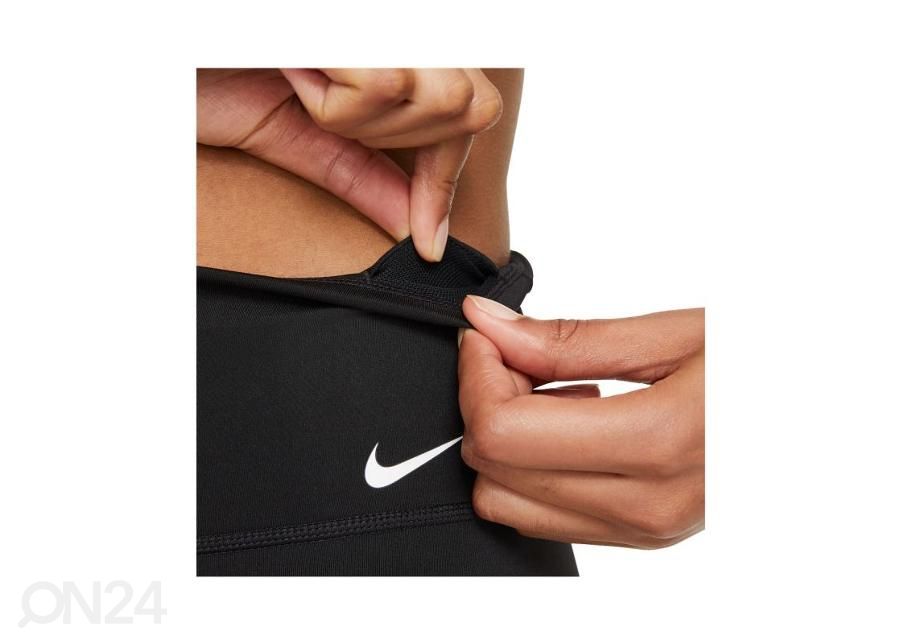 Naisten treenishortsit Nike One Mid-Rise Bike kuvasuurennos