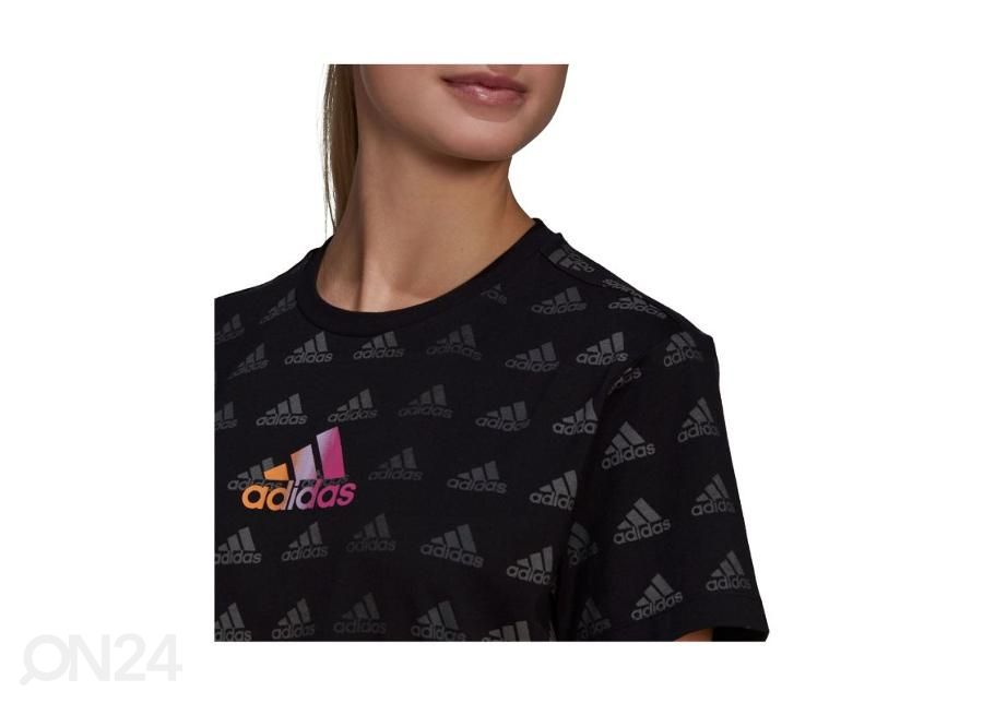 Naisten vapaa-ajan paita Adidas Essentials Gradient Logo kuvasuurennos