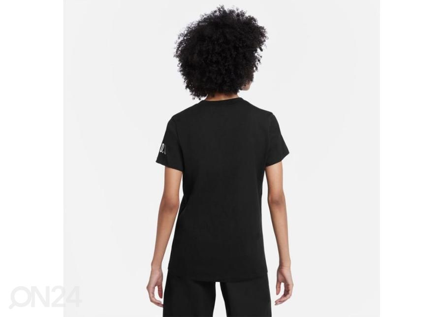 Naisten vapaa-ajan paita Nike Sportswear kuvasuurennos