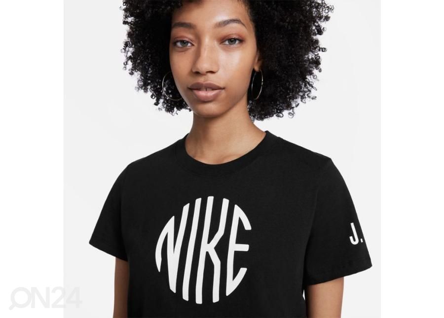 Naisten vapaa-ajan paita Nike Sportswear kuvasuurennos