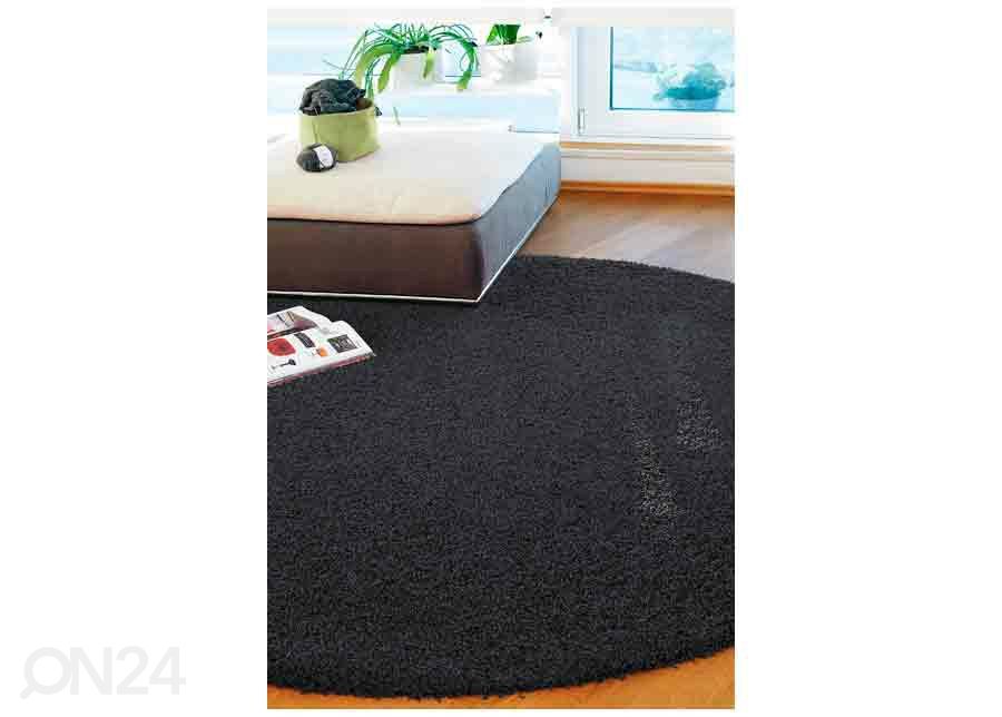 Narma pitkäkarvainen matto Spice™ musta pyöreä Ø 133 cm kuvasuurennos