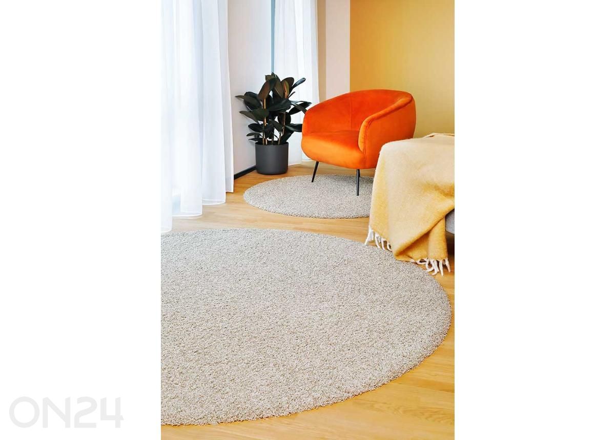 Narma pitkänukkainen matto Spice™ beige pyöreä Ø 133 cm kuvasuurennos