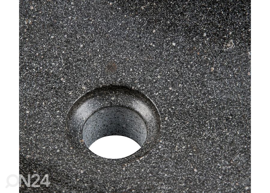 Pesuallas jokikivestä kuvasuurennos
