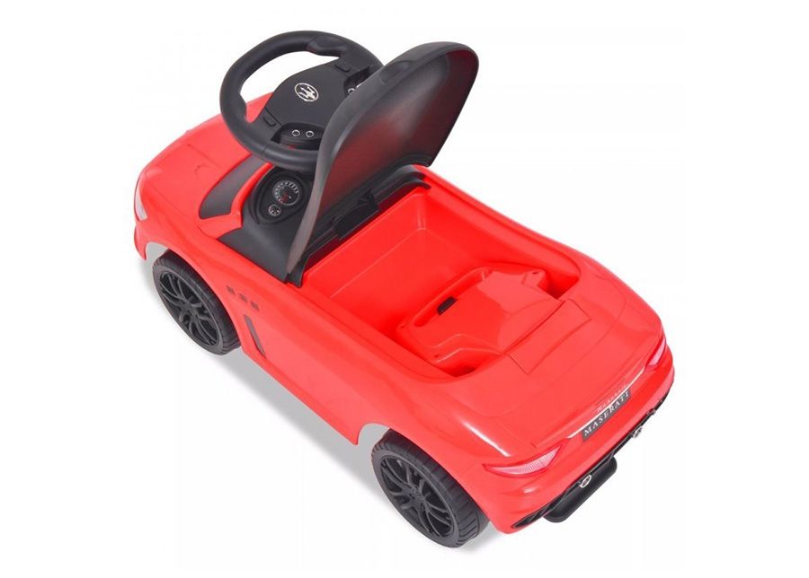 Potkuauto Maserati punainen kuvasuurennos