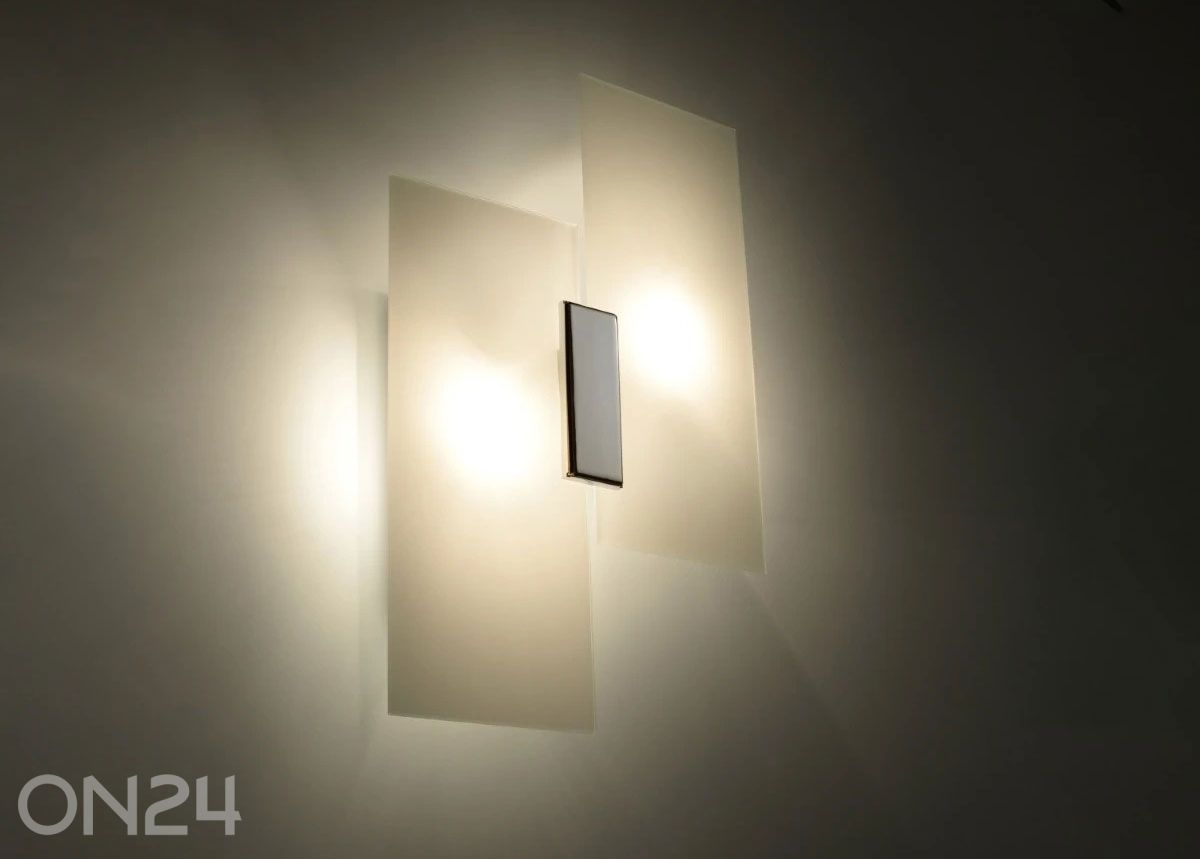 Seinävalaisin Fabiano kuvasuurennos