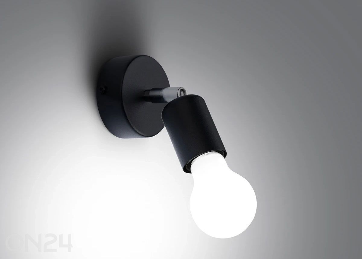Seinävalaisin Fornes 1, musta kuvasuurennos