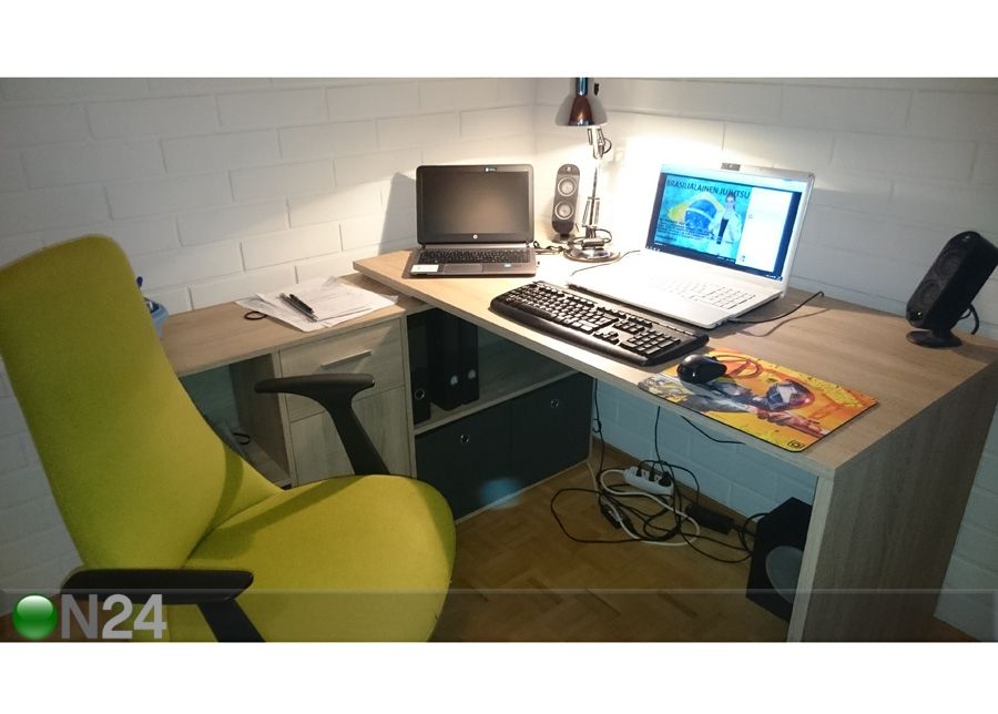 Työpöytä ALEX kuvasuurennos