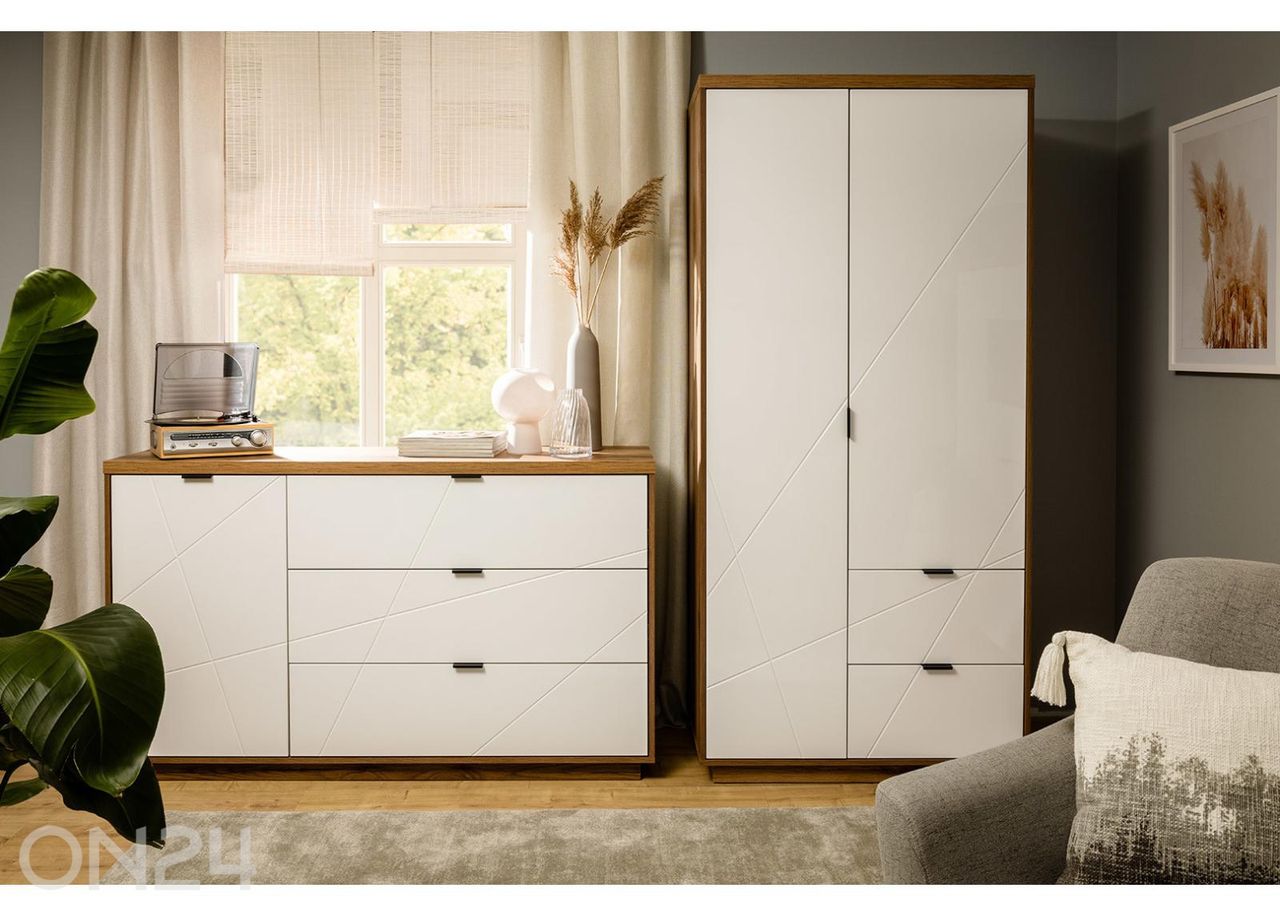 Vaatekaappi Forn kuvasuurennos