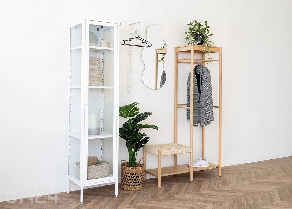 Eteisnaulakko penkillä Ember kuvasuurennos