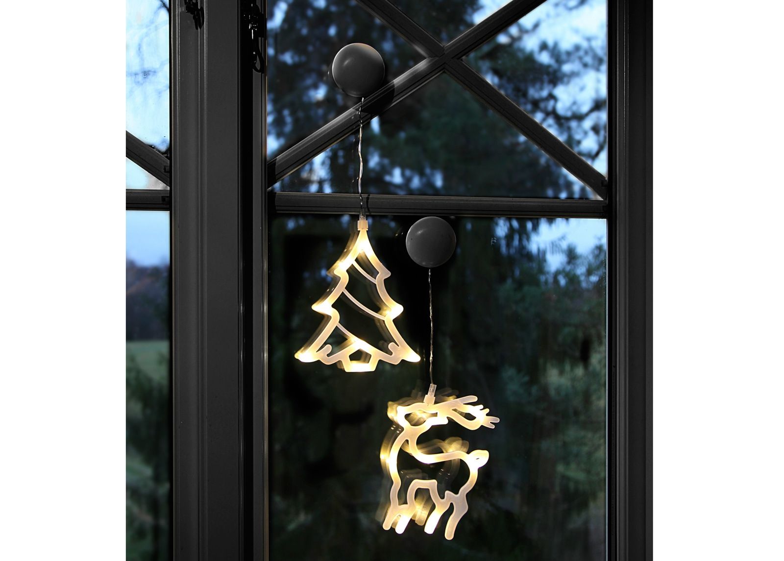 Ikkunan joulukoriste PORO+KUUSI kuvasuurennos