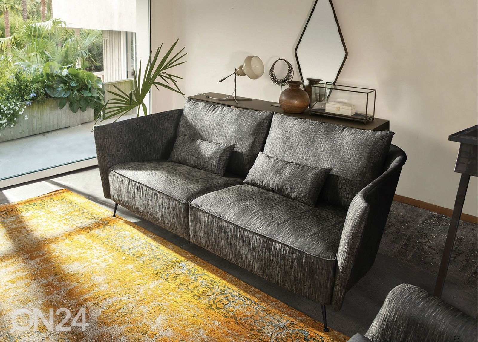 Kolmen istuttava sohva Sofa kuvasuurennos