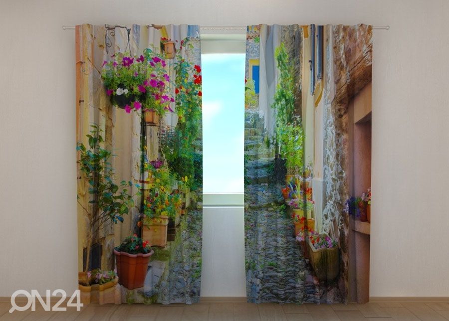Läpinäkyvä verho BACK STREET IN FLOWERS 240x220 cm kuvasuurennos