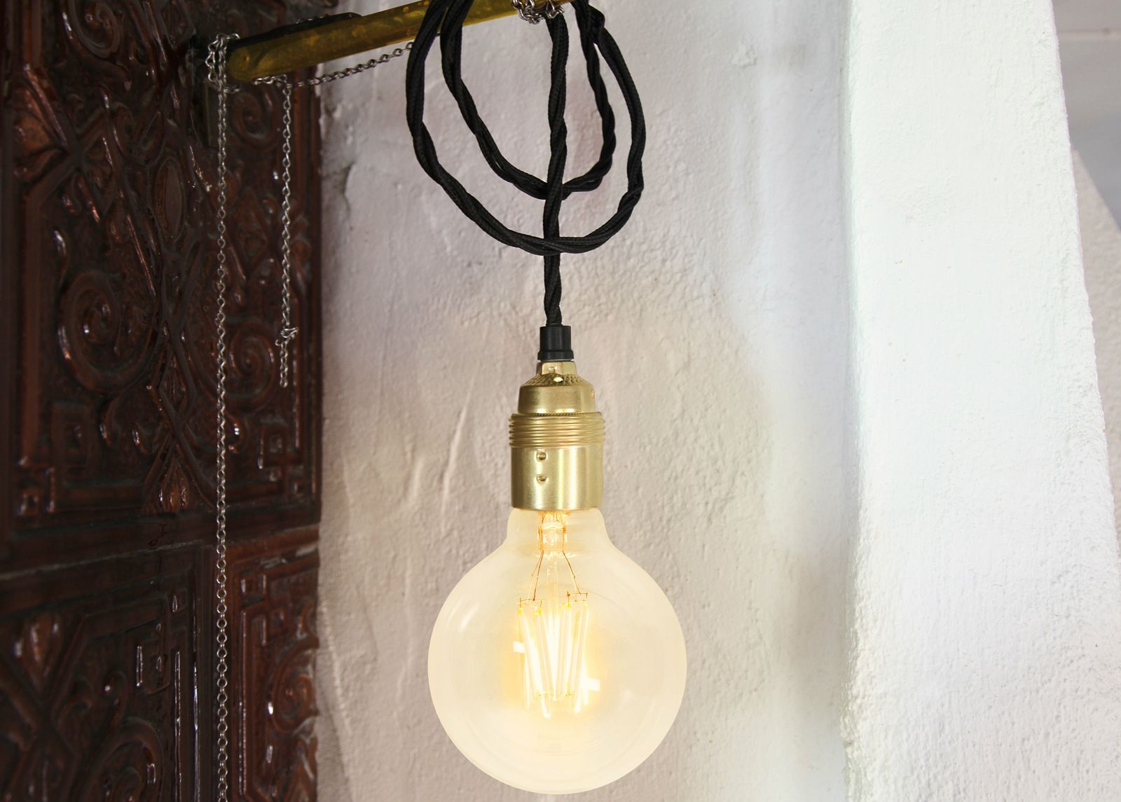 LED sähköamppu E27 2,3 W kuvasuurennos