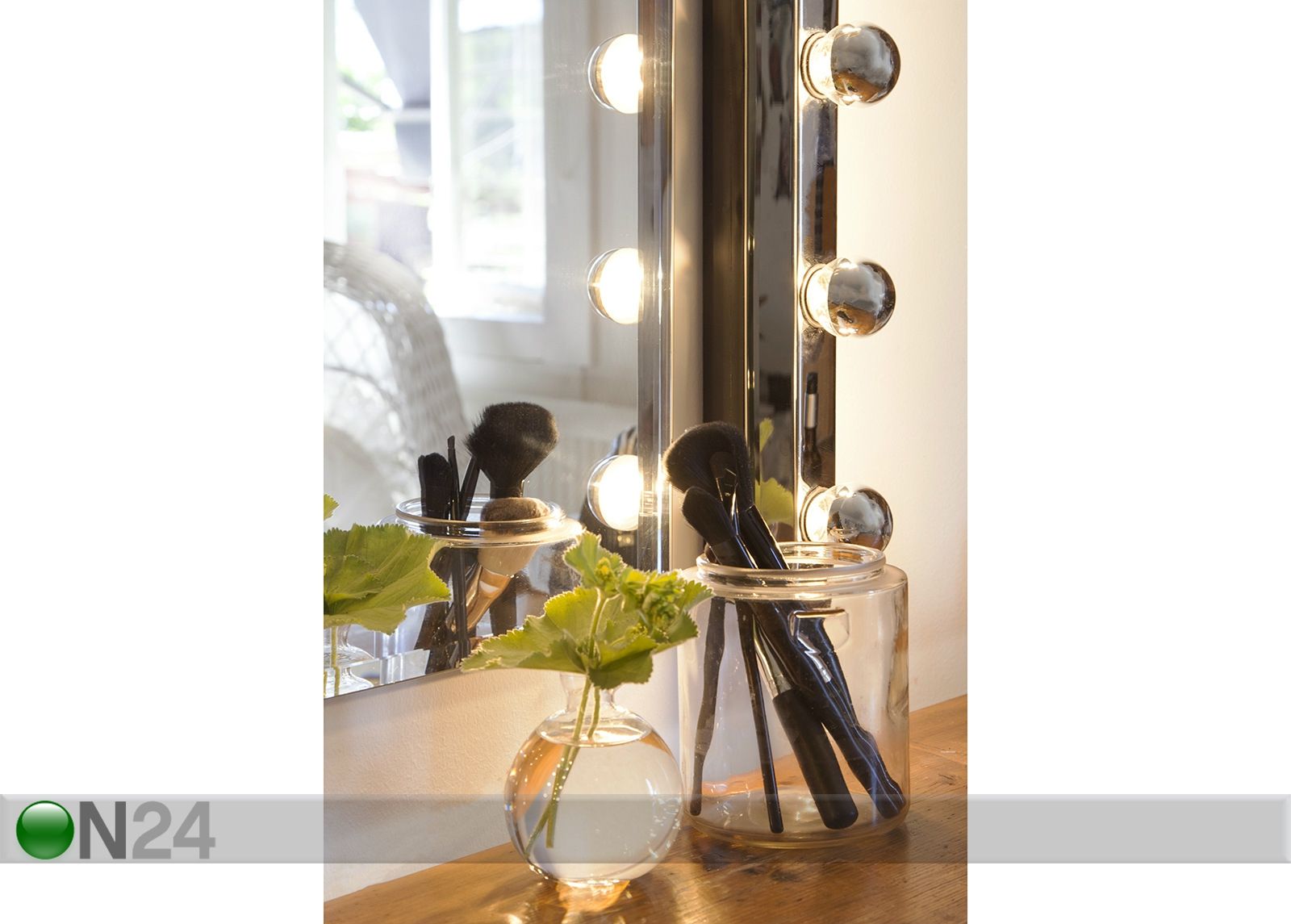 LED sähkölamppu E14 1,8 W kuvasuurennos