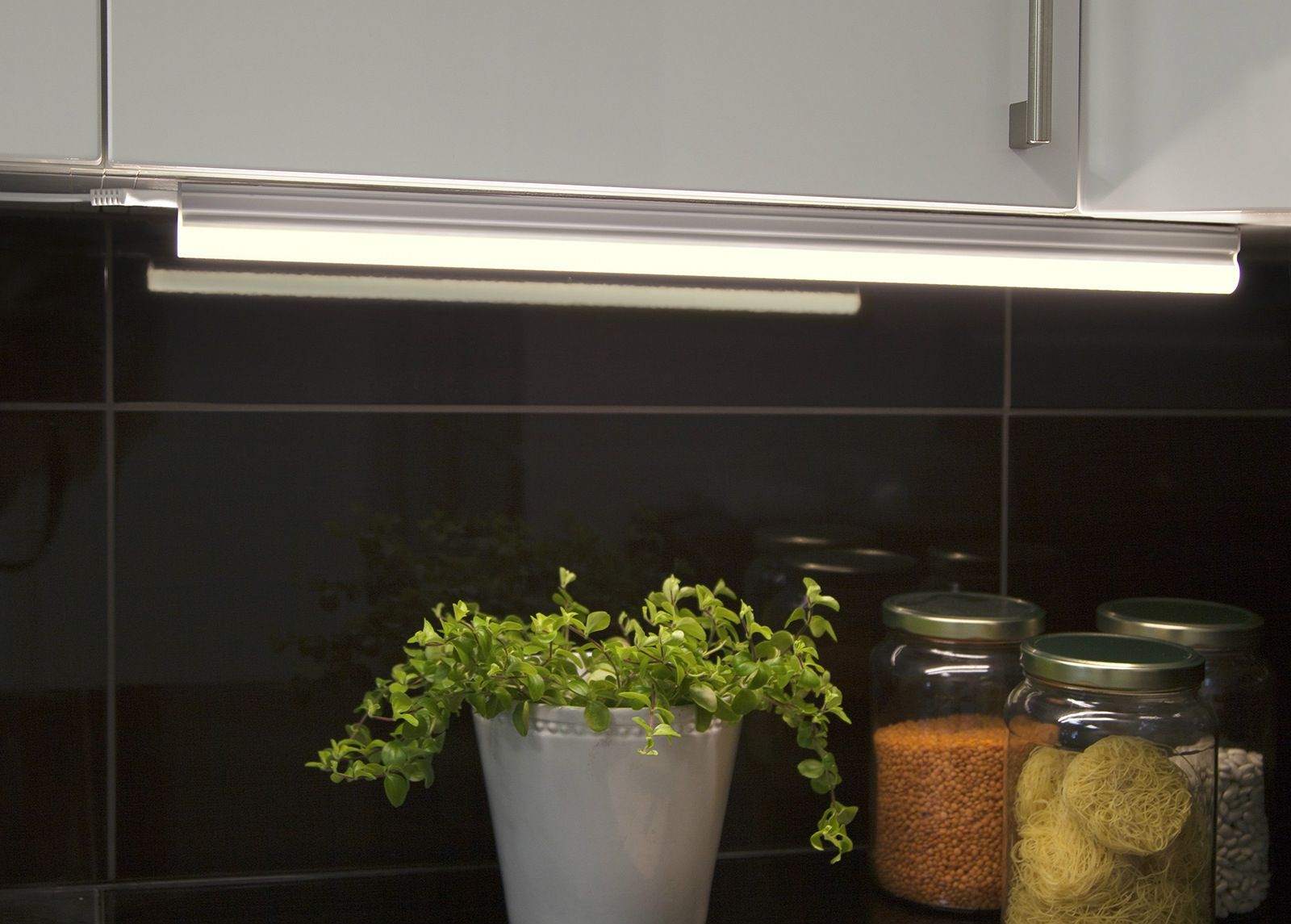 LED valaisin 57 cm kuvasuurennos