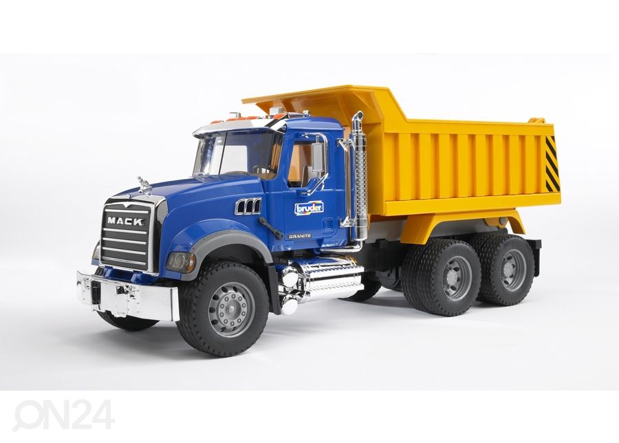 MACK kuorma-auto 1:16 BRUDER kuvasuurennos