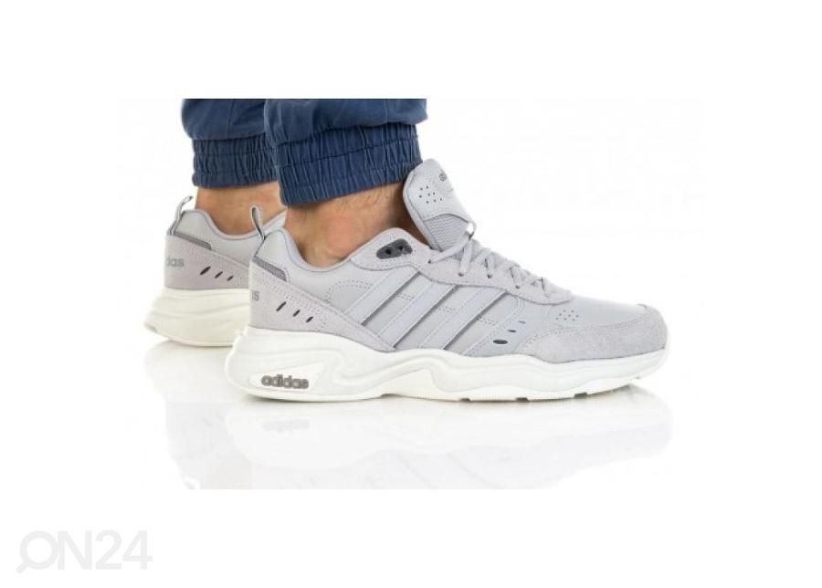Miesten vapaa-ajan kengät Adidas Strutter M FW3743 kuvasuurennos