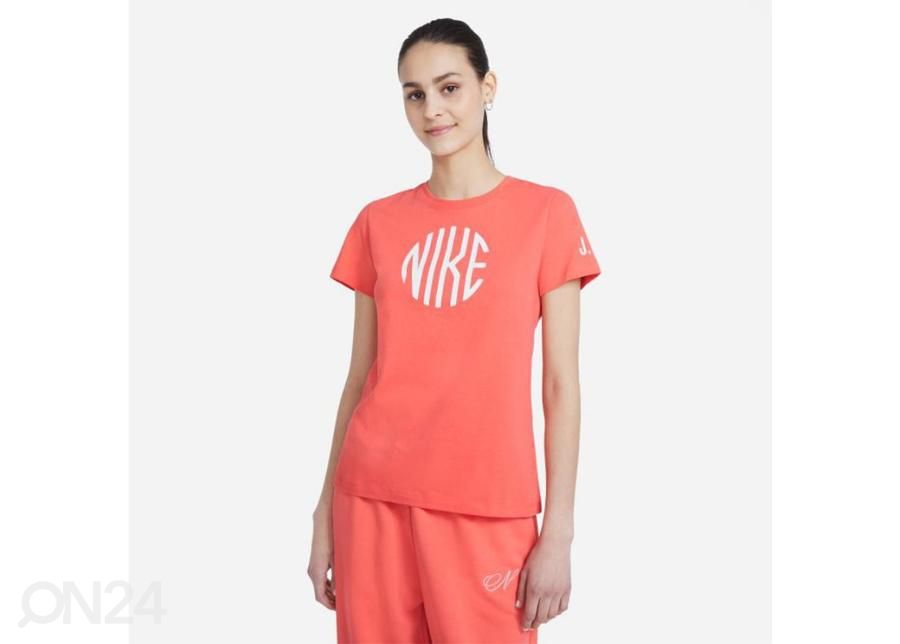 Naisten vapaa-ajan paita Nike Sportswear kuvasuurennos