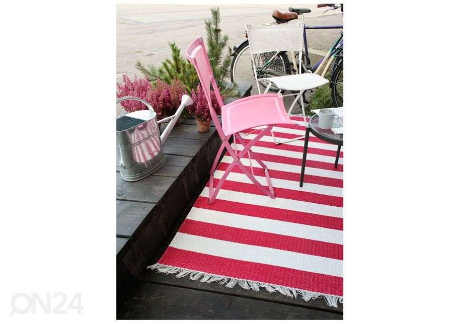 Narma muovimatto Birkas carmine-white 70x250 cm kuvasuurennos