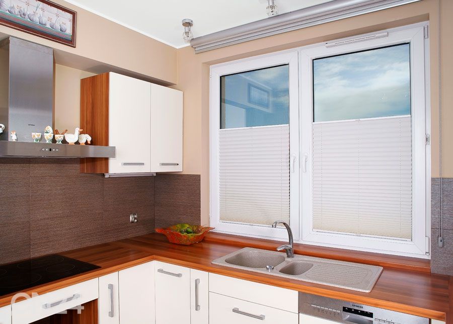 Pimentävä pliseekaihdin 70-80x150 cm kuvasuurennos