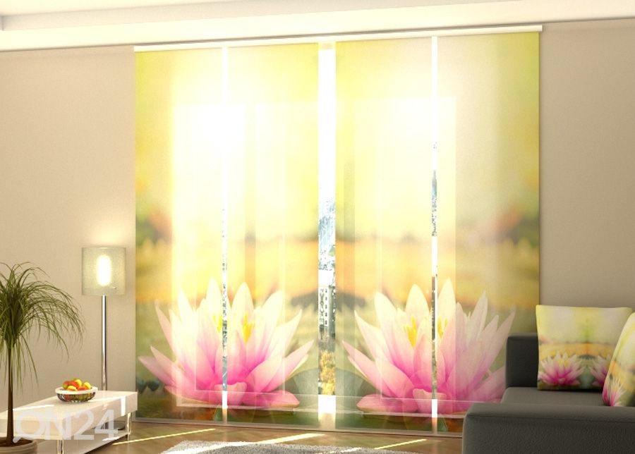 Puolipimentävä paneeliverho Pink Lotus at a Morning Sun 240x240 cm kuvasuurennos