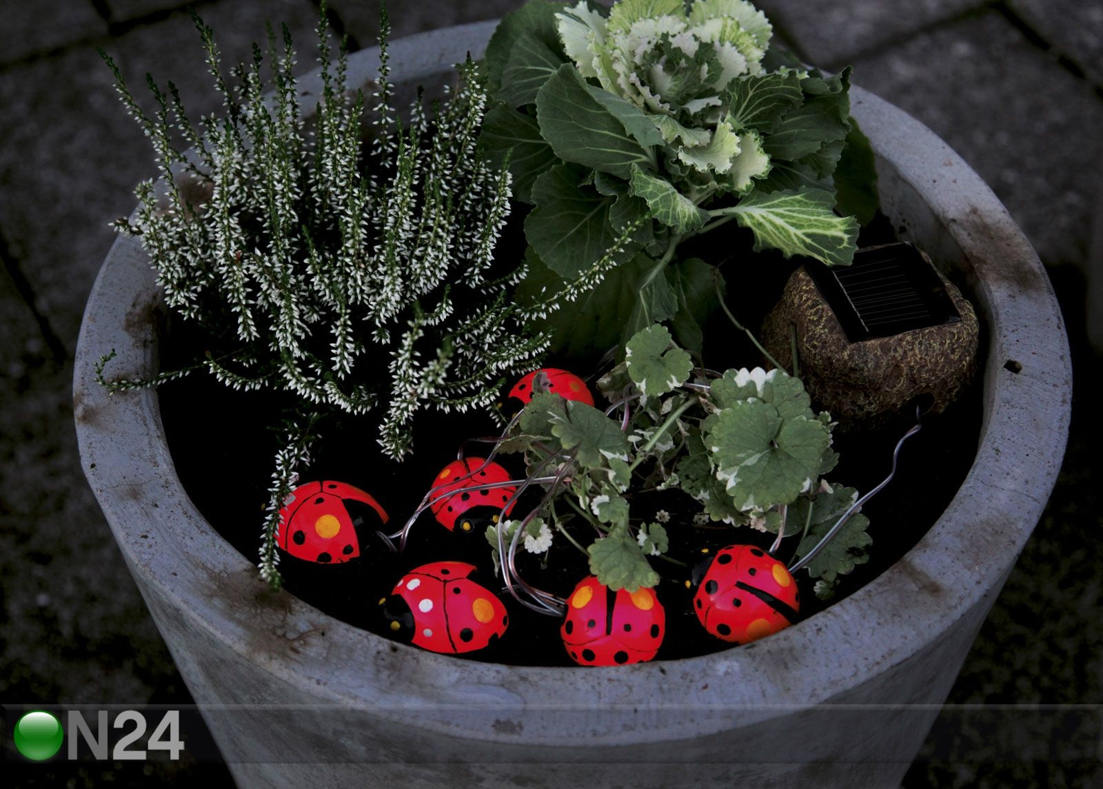 Puutarhavalaisimet aurinkopaneelilla 6 LED kuvasuurennos