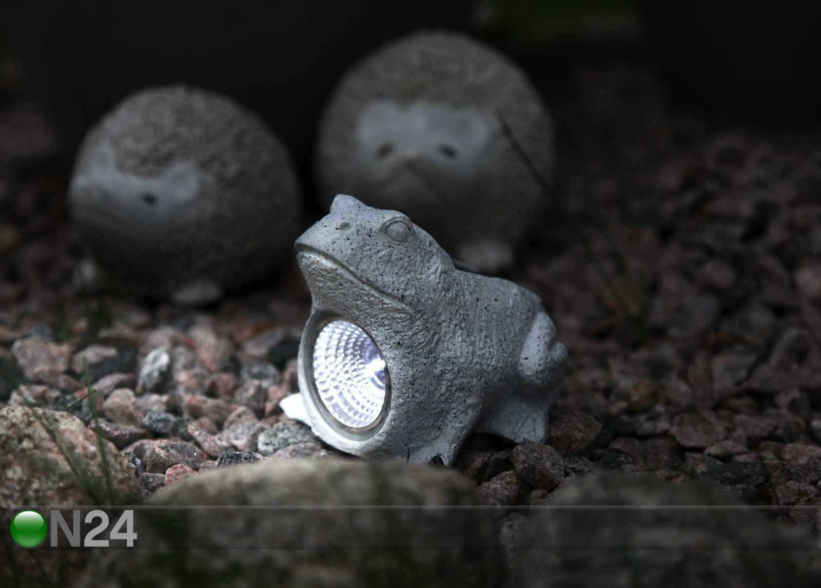 Puutarhavalaisin aurinkopaneelilla LED kuvasuurennos