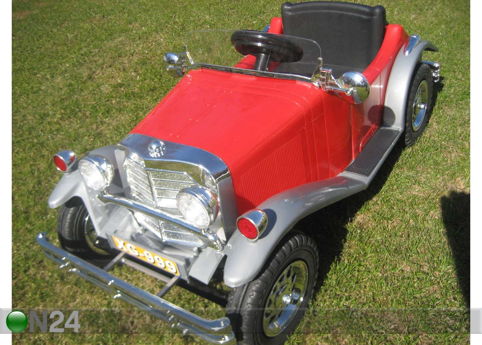 Sähköauto ANTIIKKIAUTO kuvasuurennos