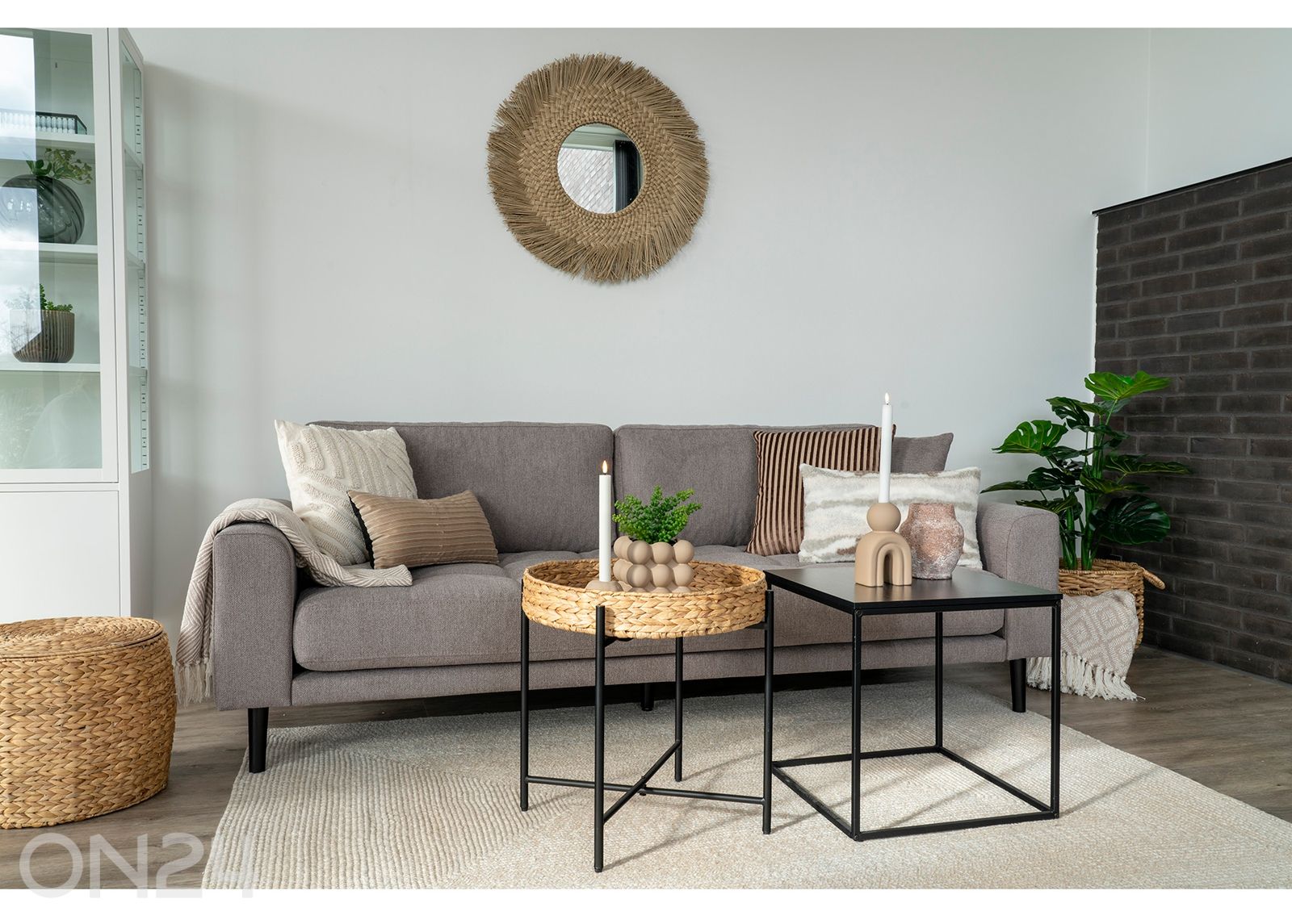 Sivupöytä Lamezia Ø50 cm kuvasuurennos