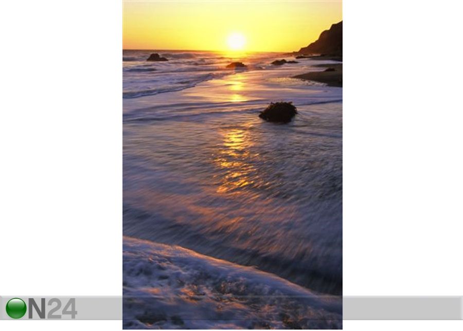 Taulu BEACH SUNSET LIGHT REFLECTING OFF OF MOTION TIDE 50x75 cm kuvasuurennos