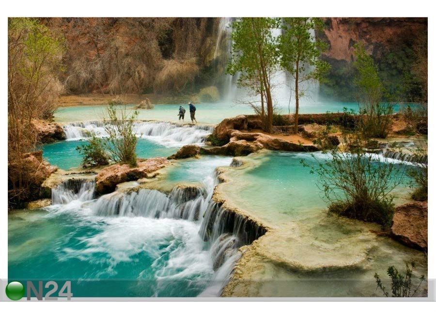 Taulu HIKING AT BEAUTIFUL HAVASU FALLS 150x100 cm kuvasuurennos
