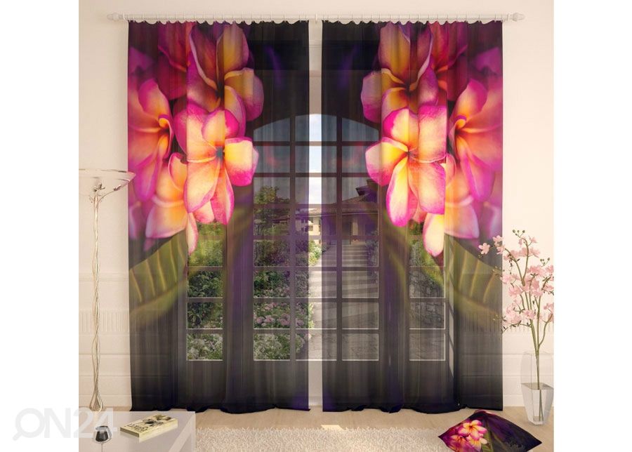 Tylliverho Plumeria in the Night 400x260 cm kuvasuurennos